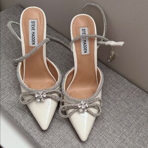 Steve Madden White and Silver Bow Heels